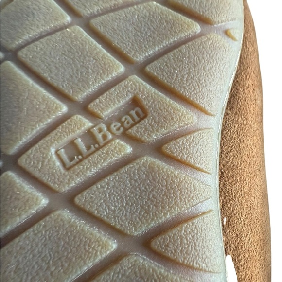 L.L. Bean Women’s Suede Moccasins Camp Genuine shearling lamb Rubber outsole 8 - Picture 8 of 10